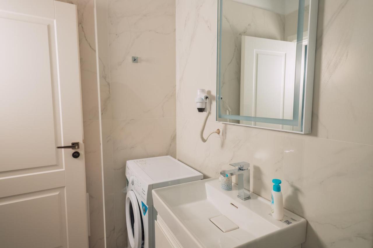 Vila&apartments Kadare Guest house *